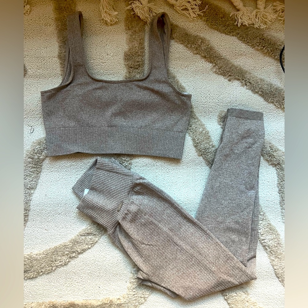 Lilias active seamless ribbed workout set